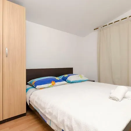 Apartments Marija Jug Primosten Exterior photo